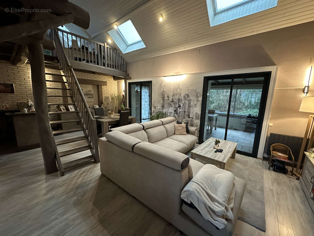 Maison à SAINT-QUENTIN-LA-MOTTE-CROIX-AU-BAILLY