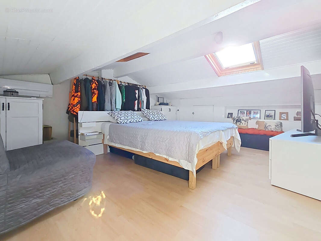 Appartement 68 m² à Six-Fours-Les-Plages  - photo 7