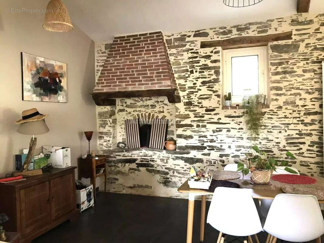 Maison à CHATEAU-GUIBERT