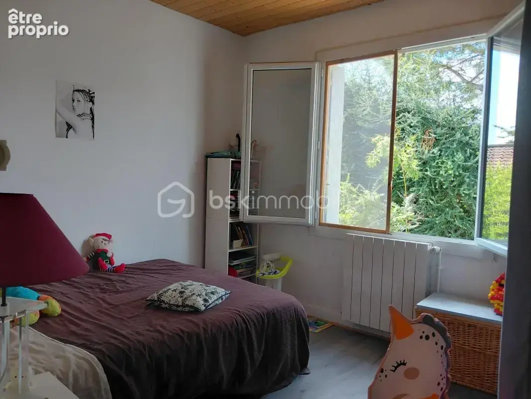 Belle opportunité familiale – 4 chambres, jardin et garage de 45 m² - photo 5