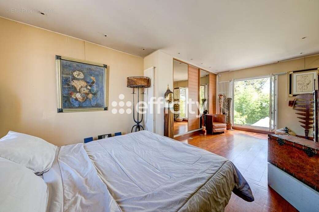 Maison à ISSY-LES-MOULINEAUX