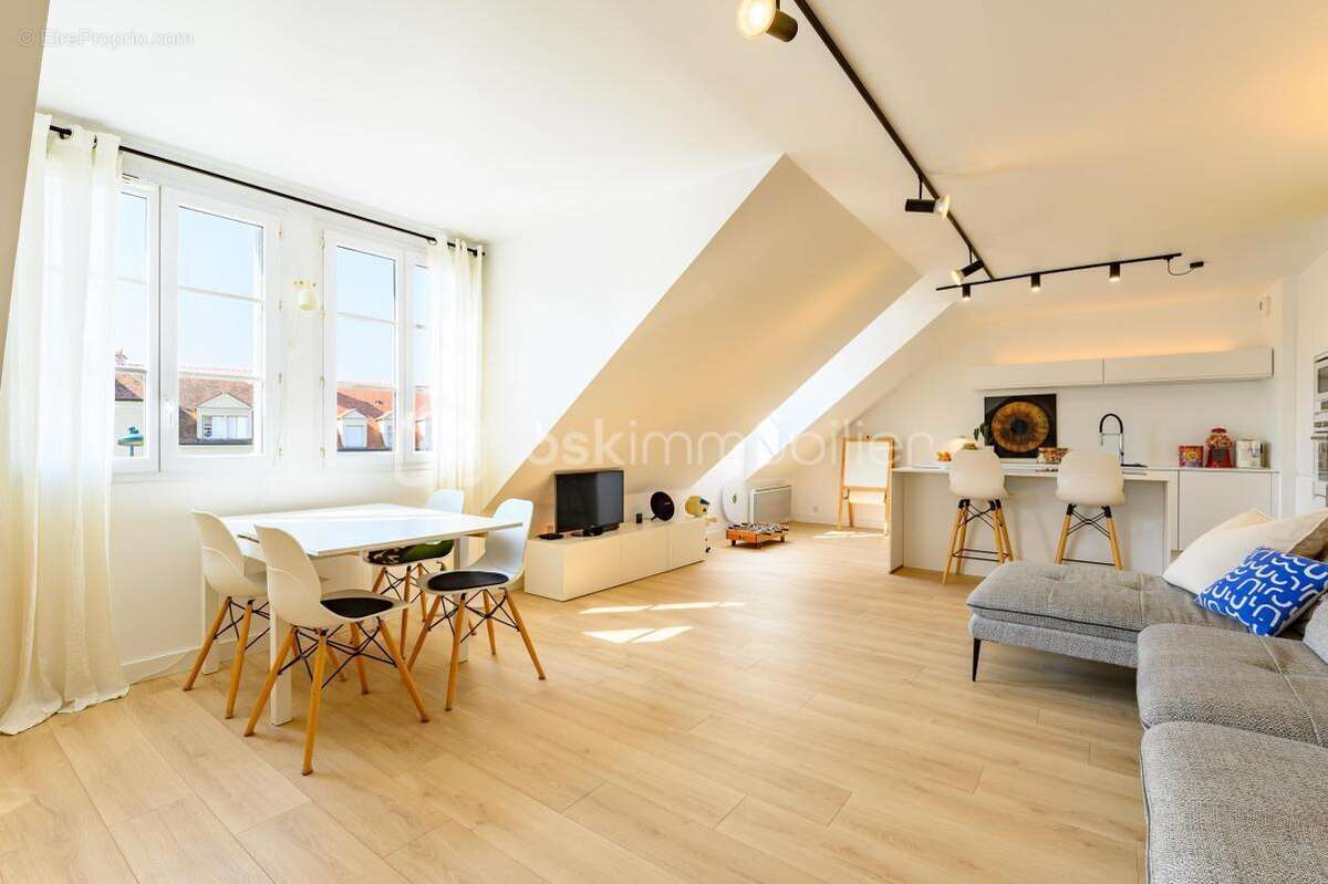 Appartement à BAILLY-ROMAINVILLIERS