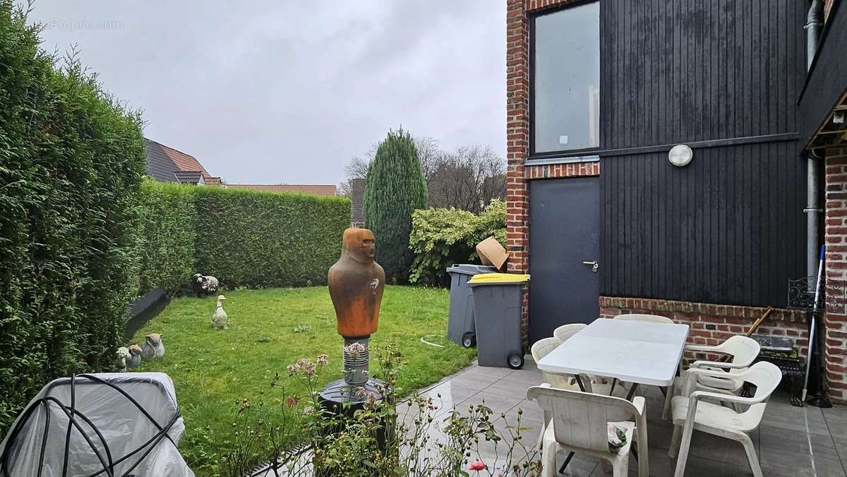 Maison à NEUVILLE-EN-FERRAIN