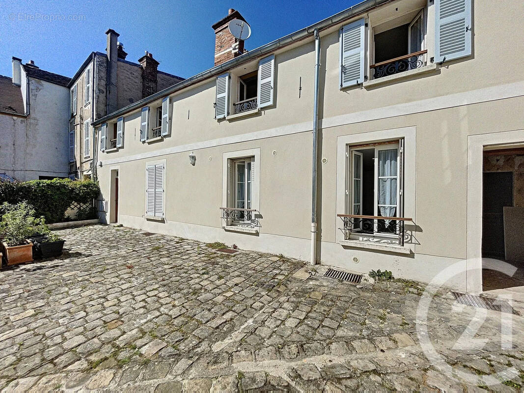 Appartement à LIVRY-SUR-SEINE