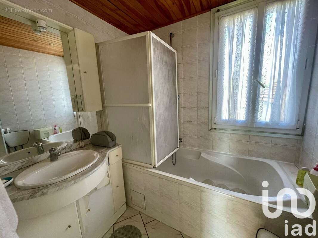 Photo 9 - Appartement à CENAC-ET-SAINT-JULIEN