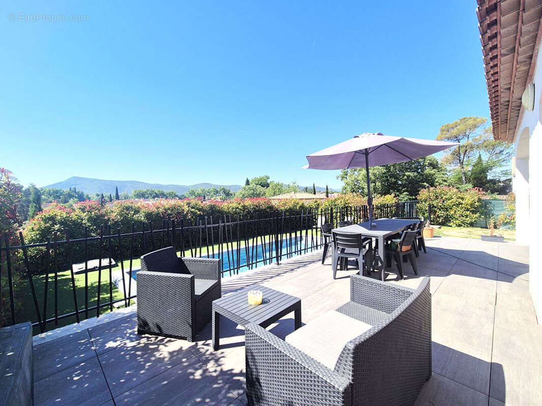 Garéoult Maison 6 pièces170 m² avec garage et piscine à deux pas du village - photo 4
