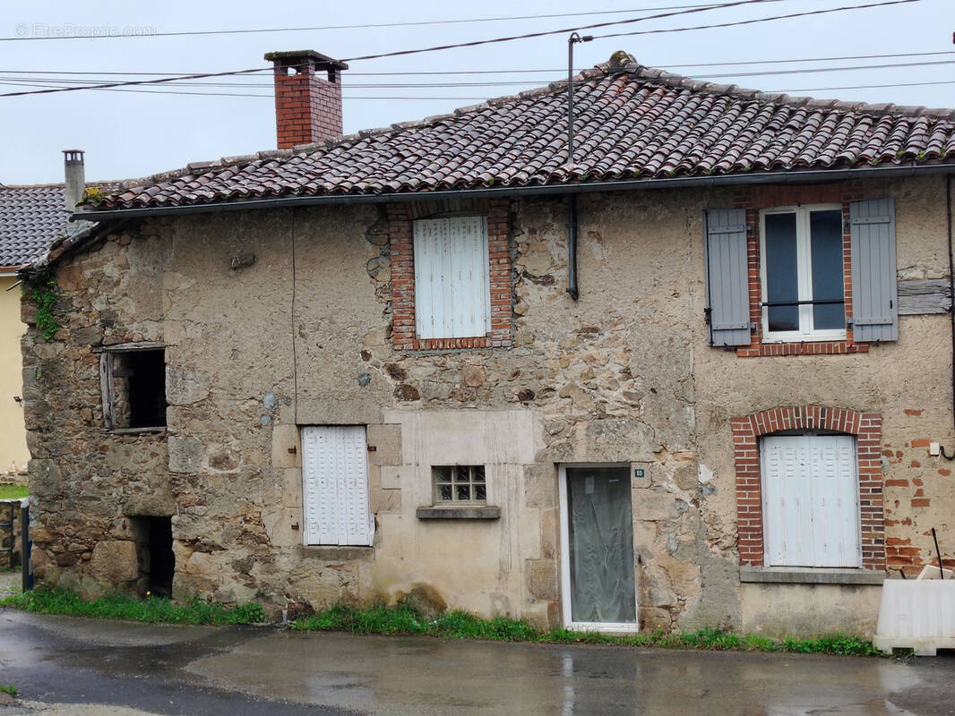 Maison à SAINT-PRIEST-SOUS-AIXE