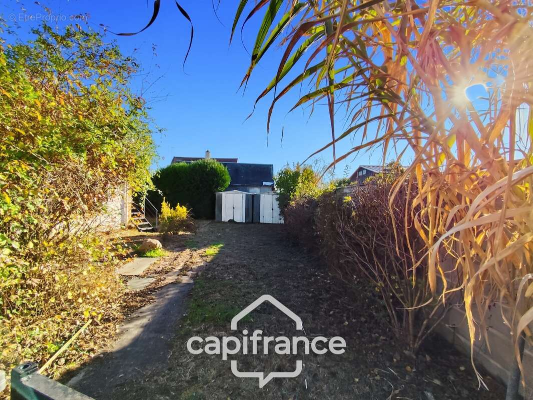 Maison à vendre 3 pièces EPUISAY (41)  -  terrain 330 m²  - - photo 3