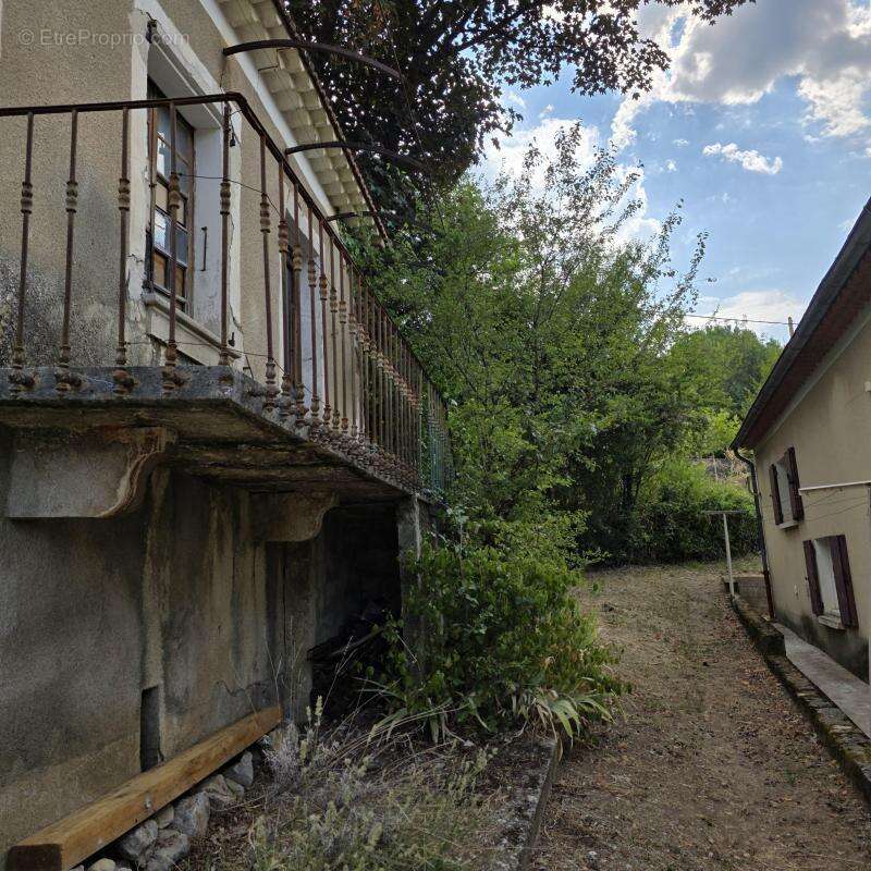 Spacieuse maison avec un joli terrain - photo 25