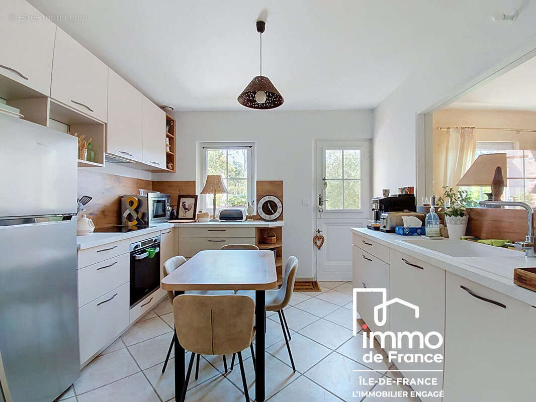 Maison d'architecte  8 pièces 200m² - FONTAINE-LA-GUYON - photo 6