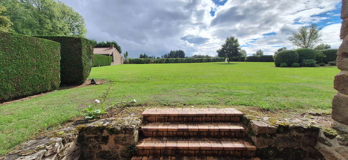 Maison à ISSERTEAUX