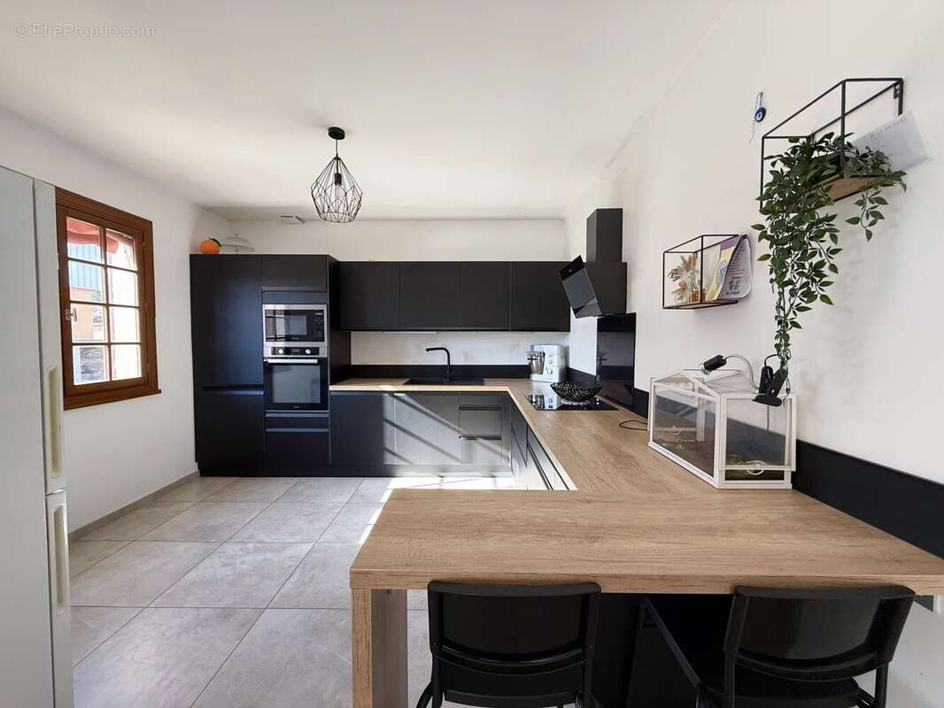 Maison à SAINT-VICTORET