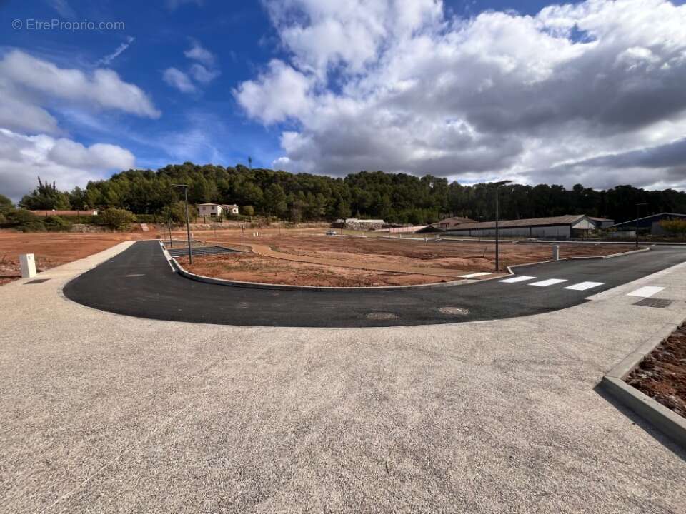 Terrain à VILLENEUVE-MINERVOIS