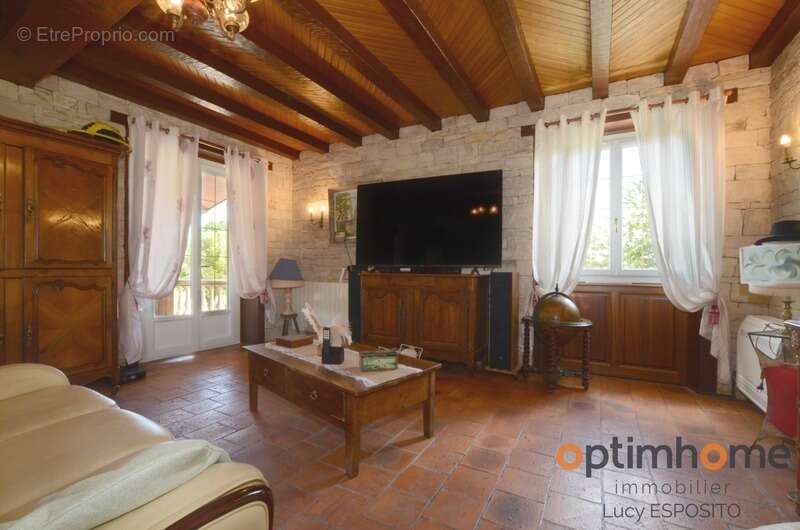  Propriété exceptionnelle avec étang privé sur plus de 1,7 hectare – Mazerolles, Charente  - photo 4