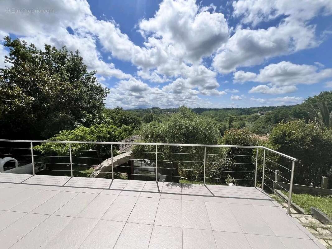 Maison à BASSUSSARRY