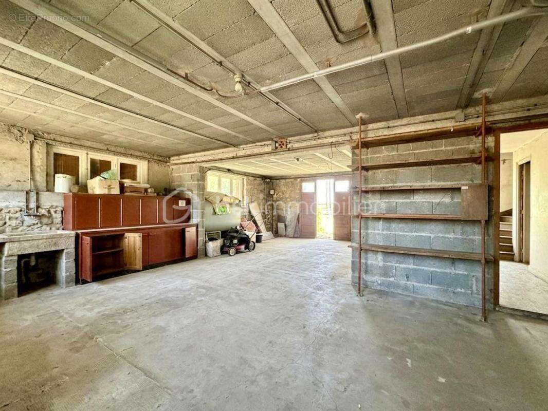 Maison élevée sur sous-sol de 152 m² - photo 9
