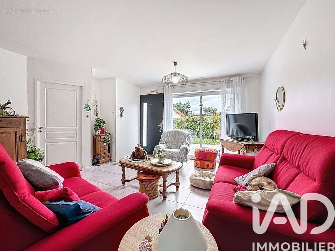 Maison 81 m² à Saint-Vidal  - photo 5