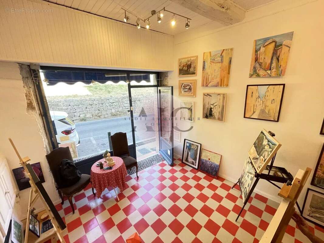 Commerce 31 m² à Seillans  - photo 2