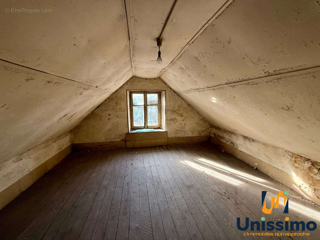 Appartement à COLOMBIER-FONTAINE