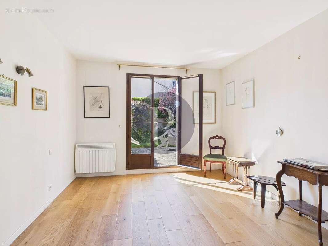 Maison à VERRIERES-LE-BUISSON