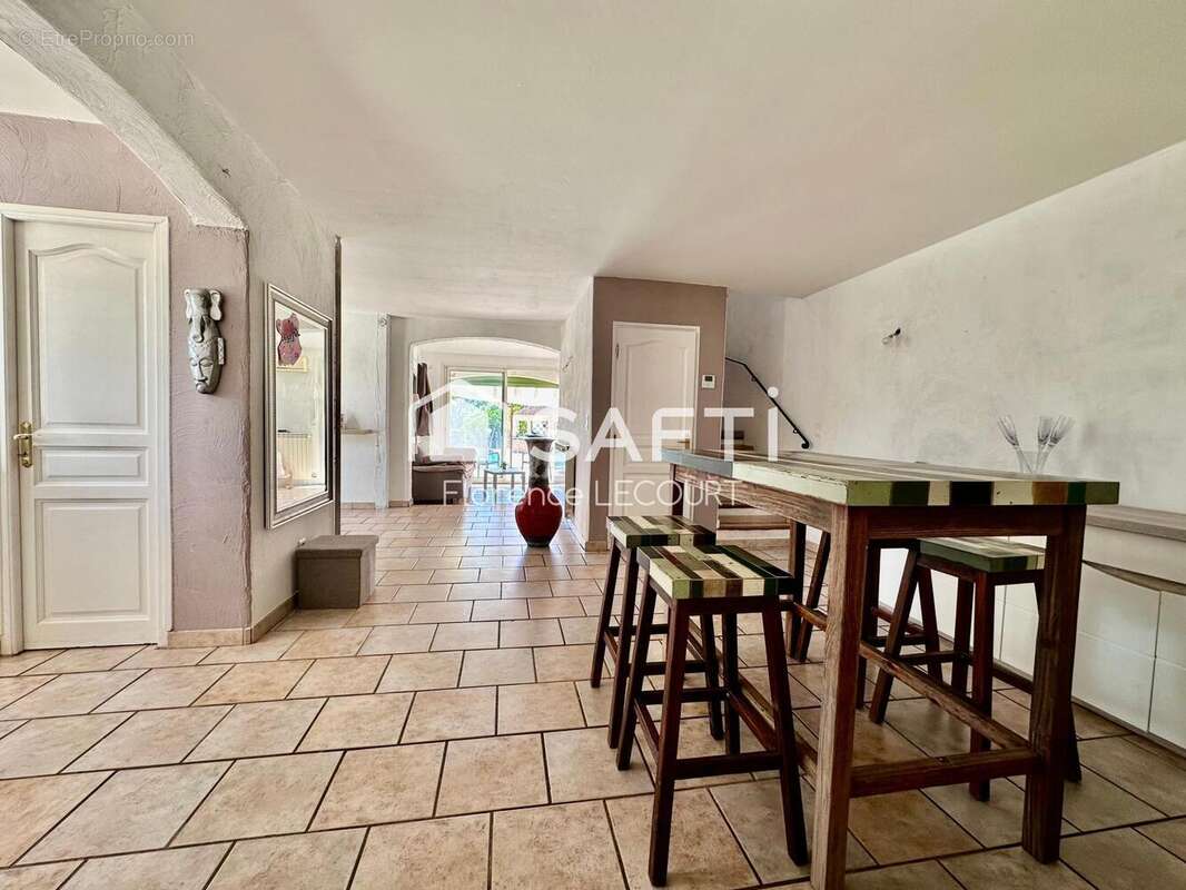 Maison 132 m² à Brignoles  - photo 8
