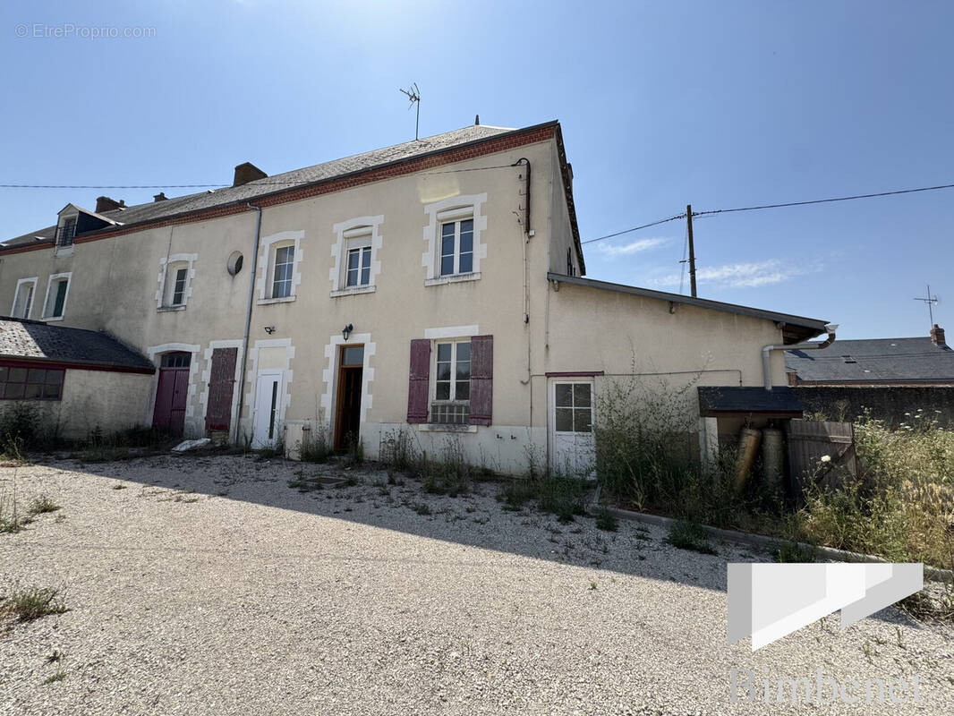 Appartement à ARTENAY