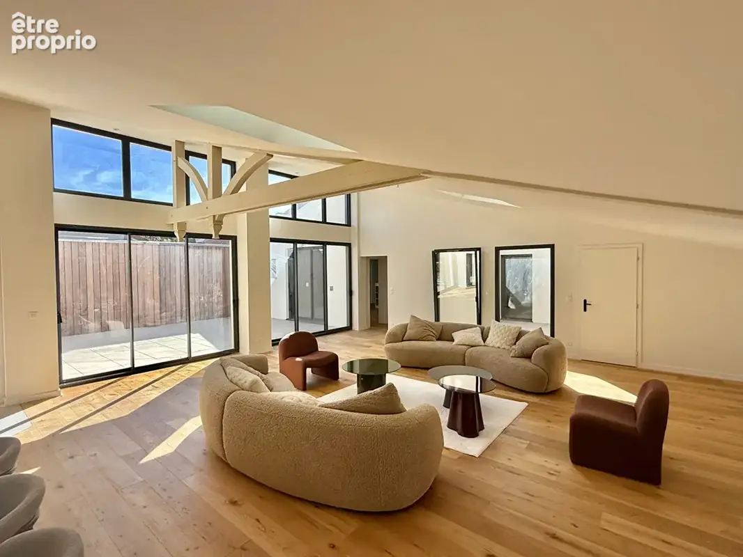 VICHY / Maison de ville type loft neuf de près de 200 m², prestations haut de gamme ! - photo 11