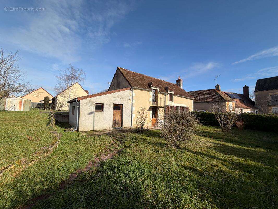 Maison à COULANGES-LES-NEVERS