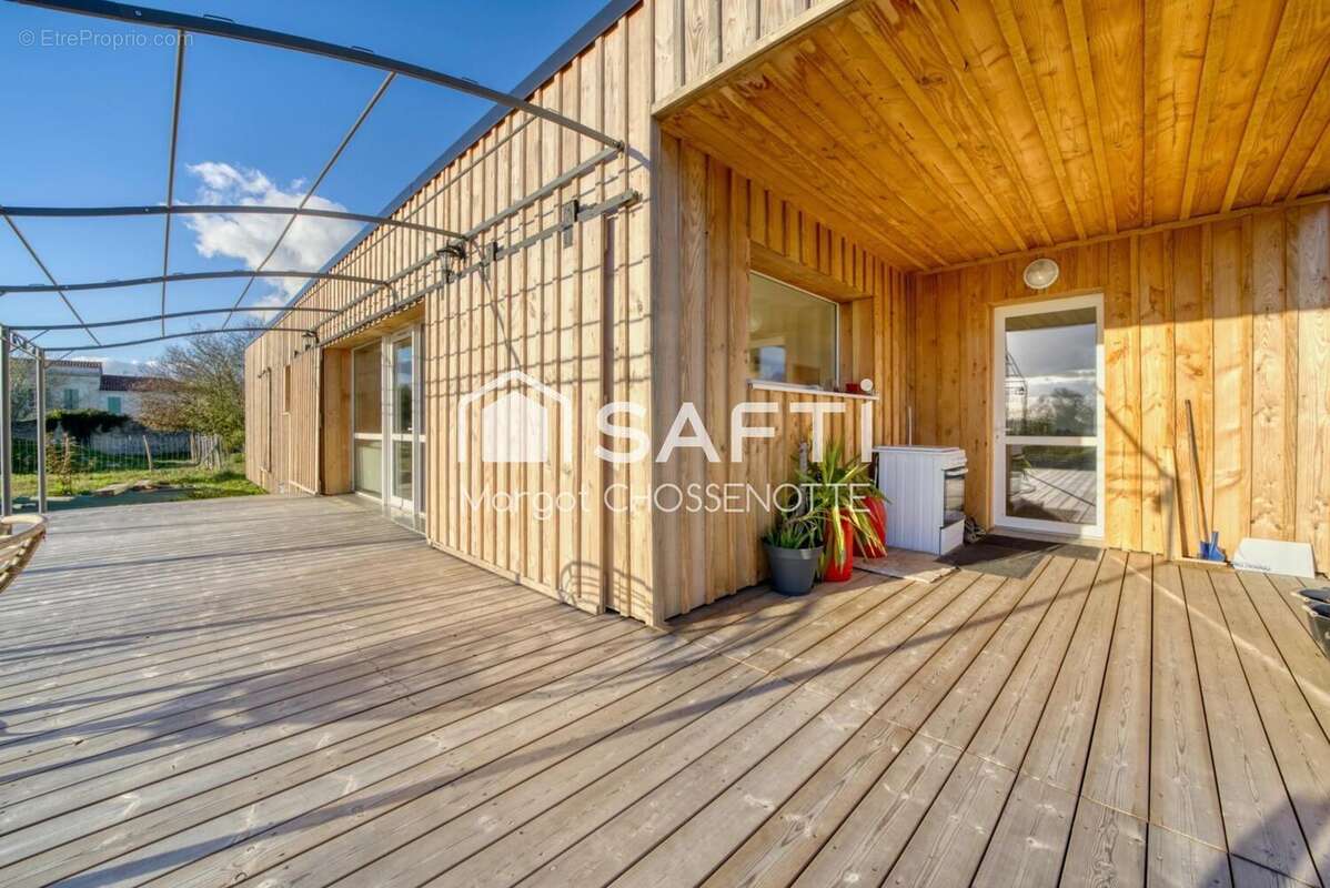 Maison 119 m² à Sainte-Meme  - photo 2