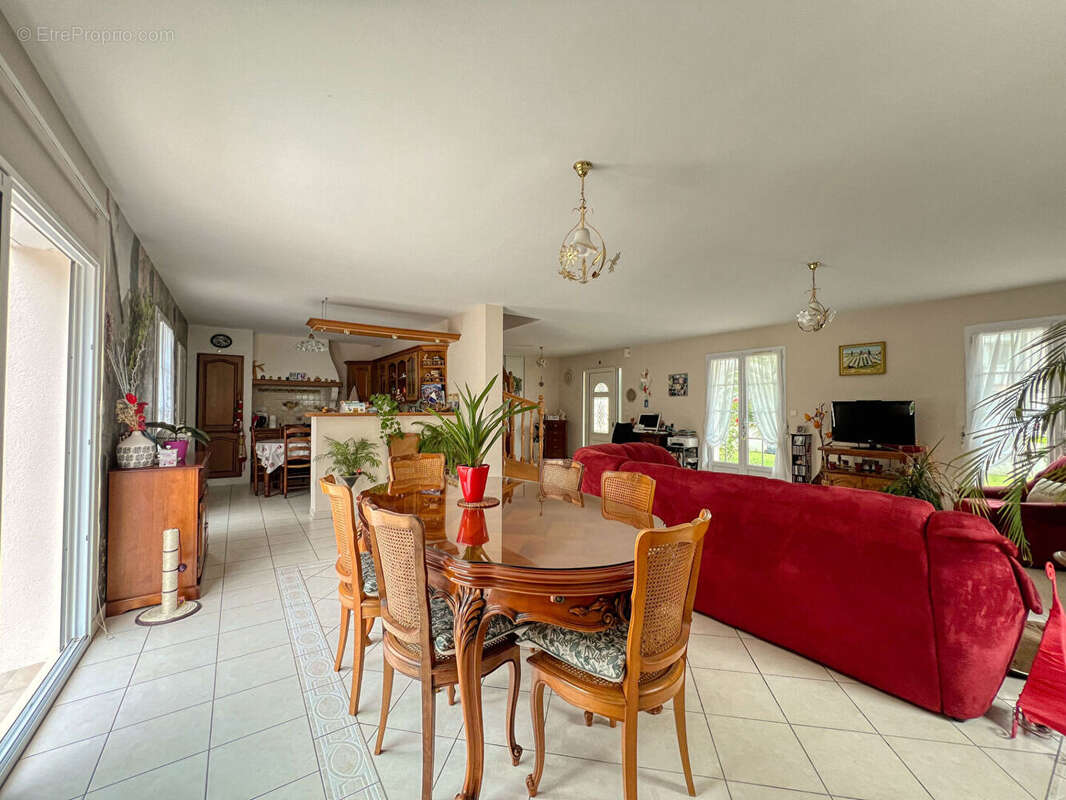 Maison 125 m² à Royan  - photo 8