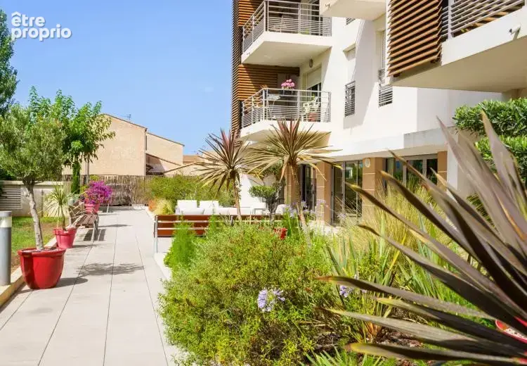 Appartement à LA LONDE-LES-MAURES
