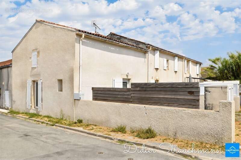 Maison à vendre 4 pièces CIRE D'AUNIS (17) - photo 3