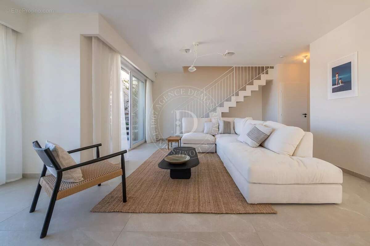 Duplex avec terrasses au dernier étage - photo 2