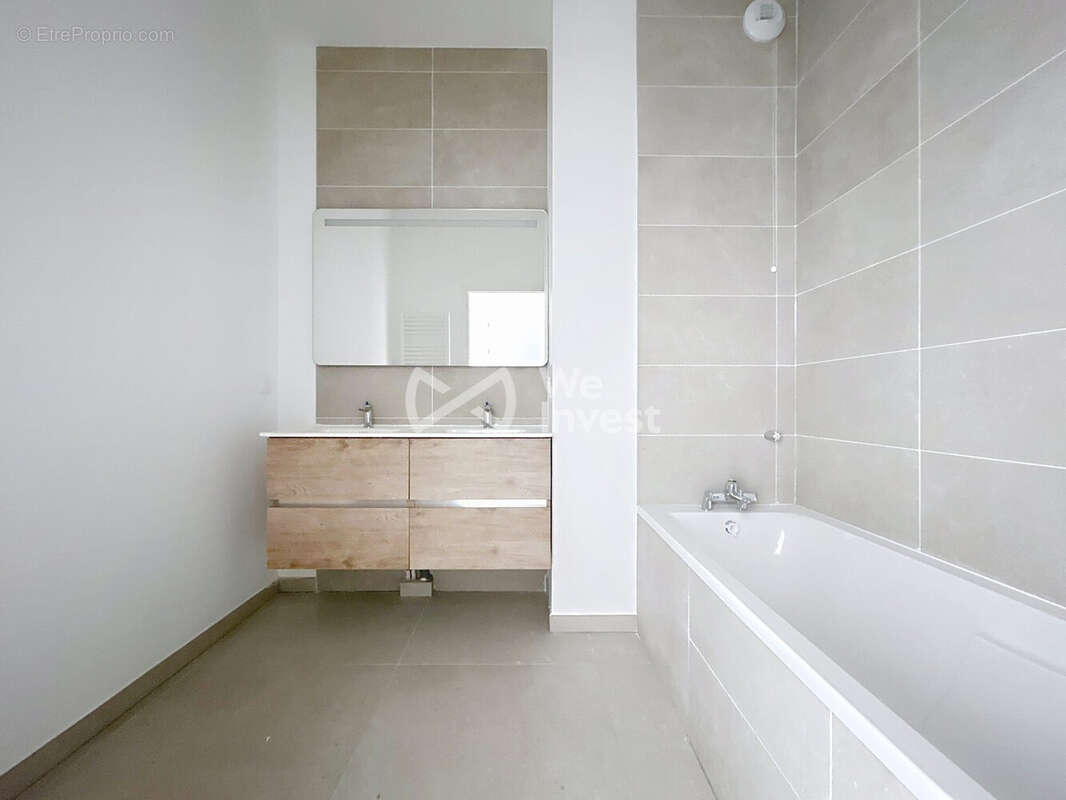 Appartement à MAUGUIO