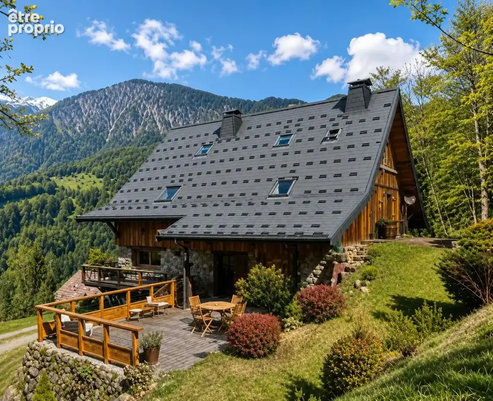 A vendre sur 2,4 ha en pleine nature 1 Chalet Rénové + 1 ancien chalet à réhabiliter - photo 6