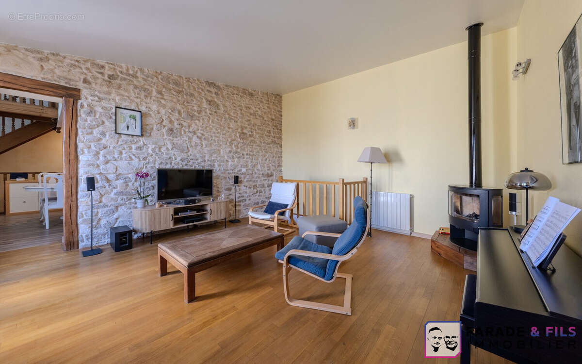 Maison à LAY-SAINT-CHRISTOPHE