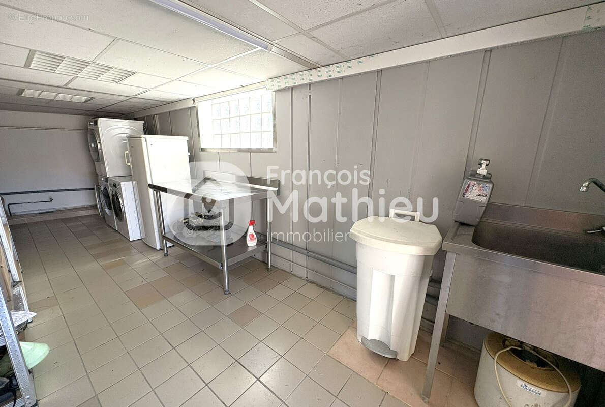 LE PLANTAY - Grande maison 4 chambres et bureau avec grand garage sur 696 m2 de terrain - photo 21