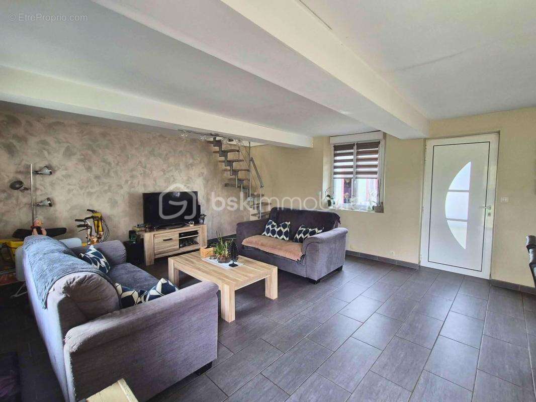 Longère rénovée clé en main – 170 m² – 4 100 m² de terrain – Citerne – Idéale grande famille / gîte / maison d’hôtes – 235 000 € - photo 2