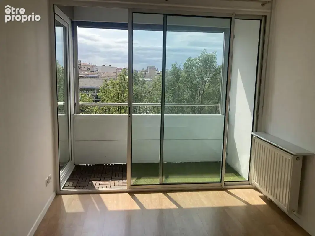 Appartement T3 lumineux avec deux loggias et parking aux Chartrons - photo 16