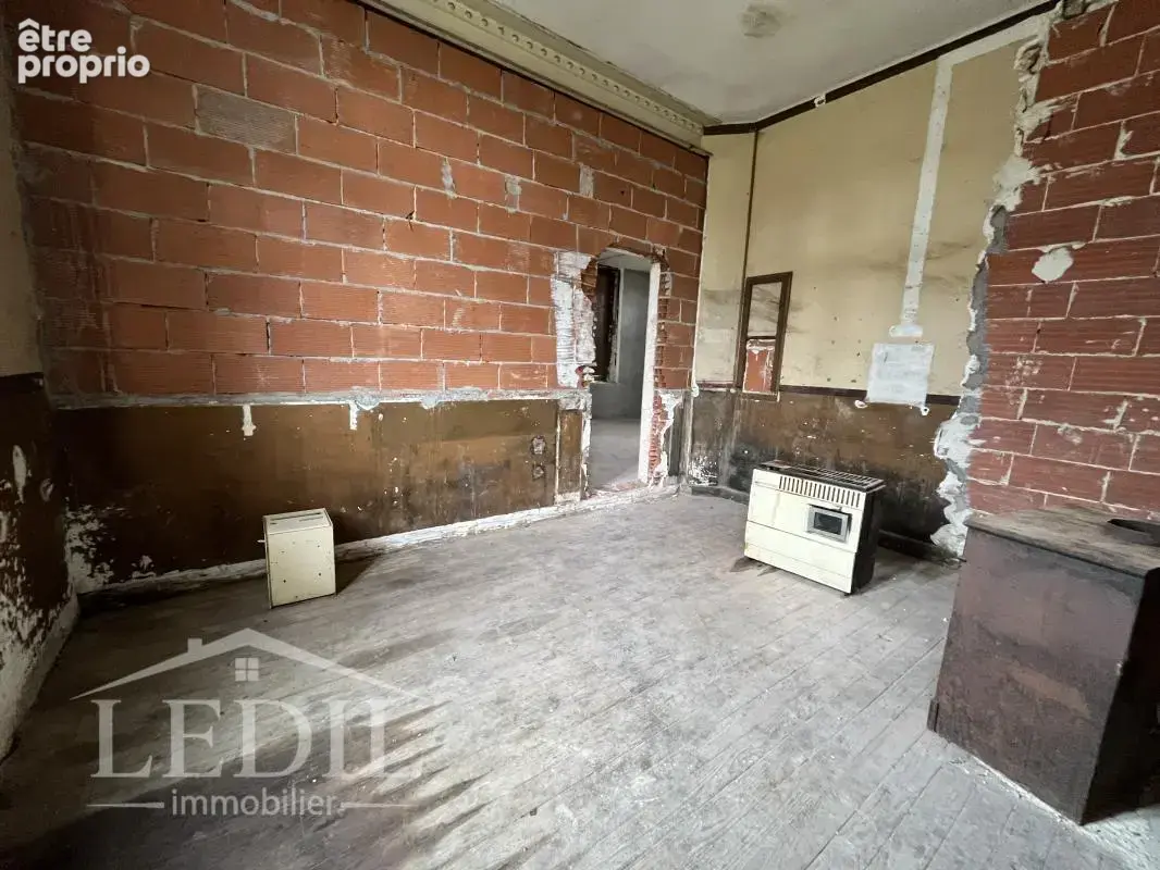 Ancienne gare à restaurer avec extérieur - photo 4