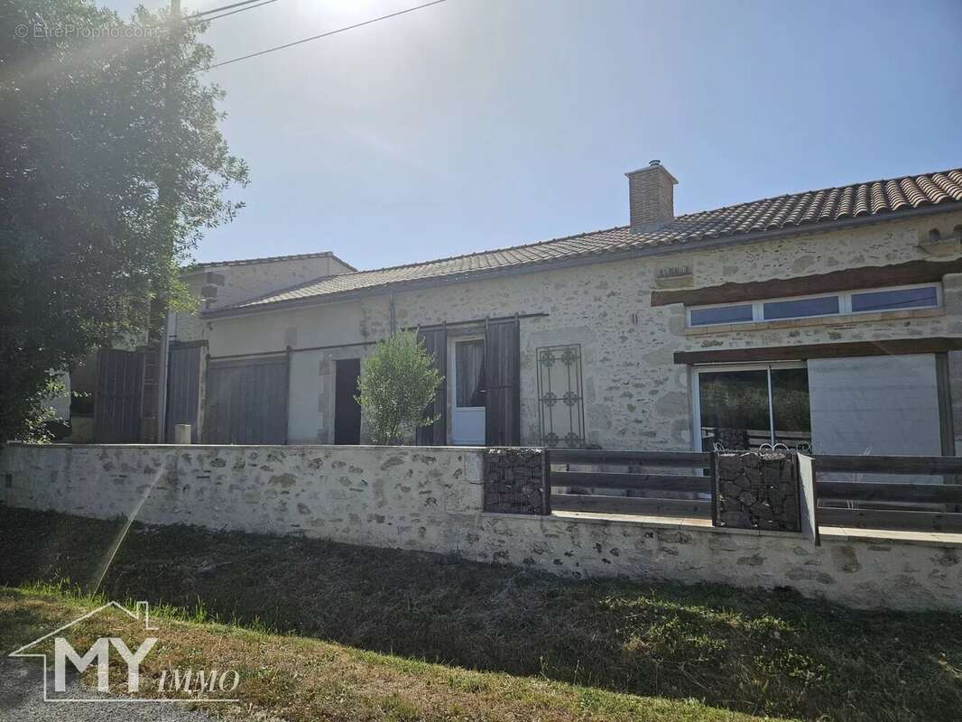 Maison à PORT-SAINTE-FOY-ET-PONCHAPT