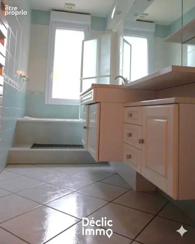 Plain-pied (3 marches)  - 3 chambres  véranda  jardin - garage - photo 7