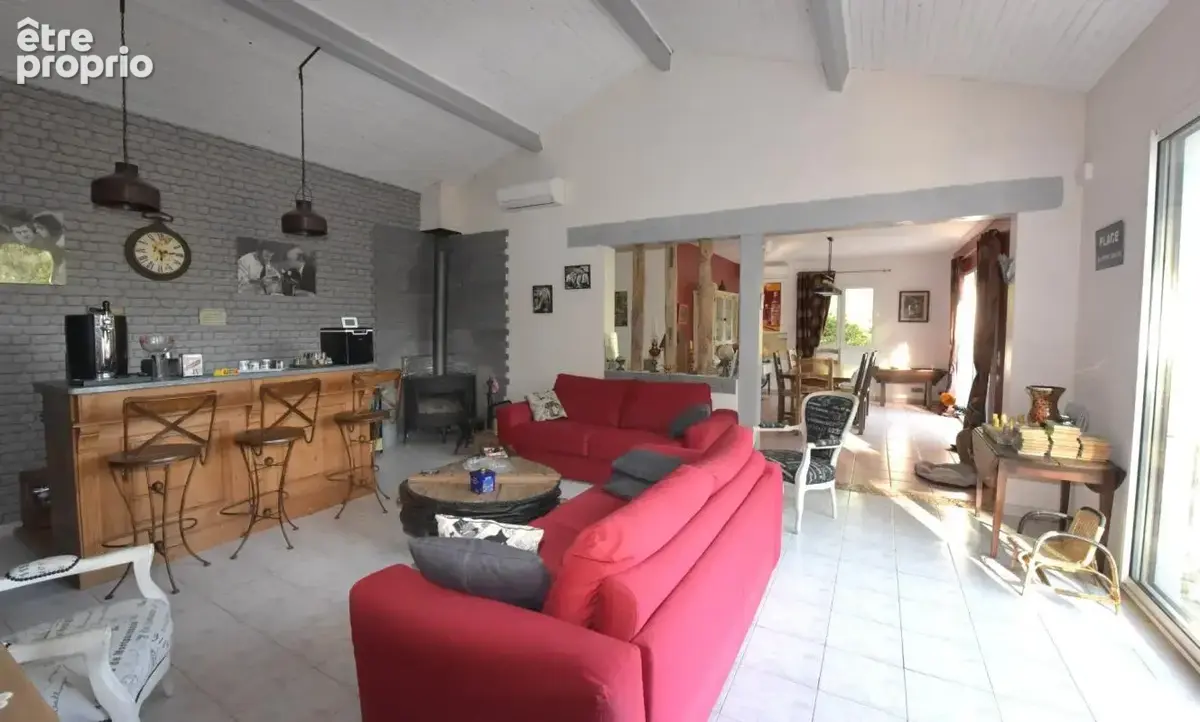 Très belle maison plain pied rénovée sur terrain 3400m² en bordure de golf - photo 9