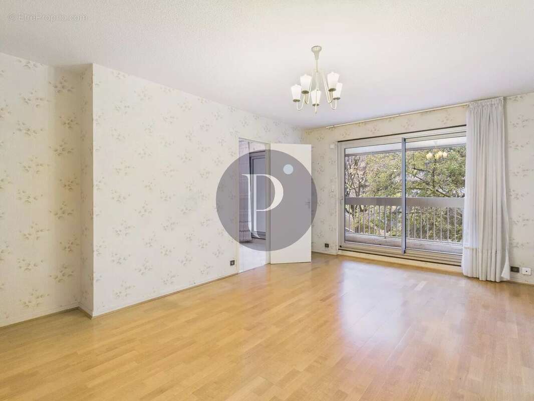 Appartement à VERRIERES-LE-BUISSON