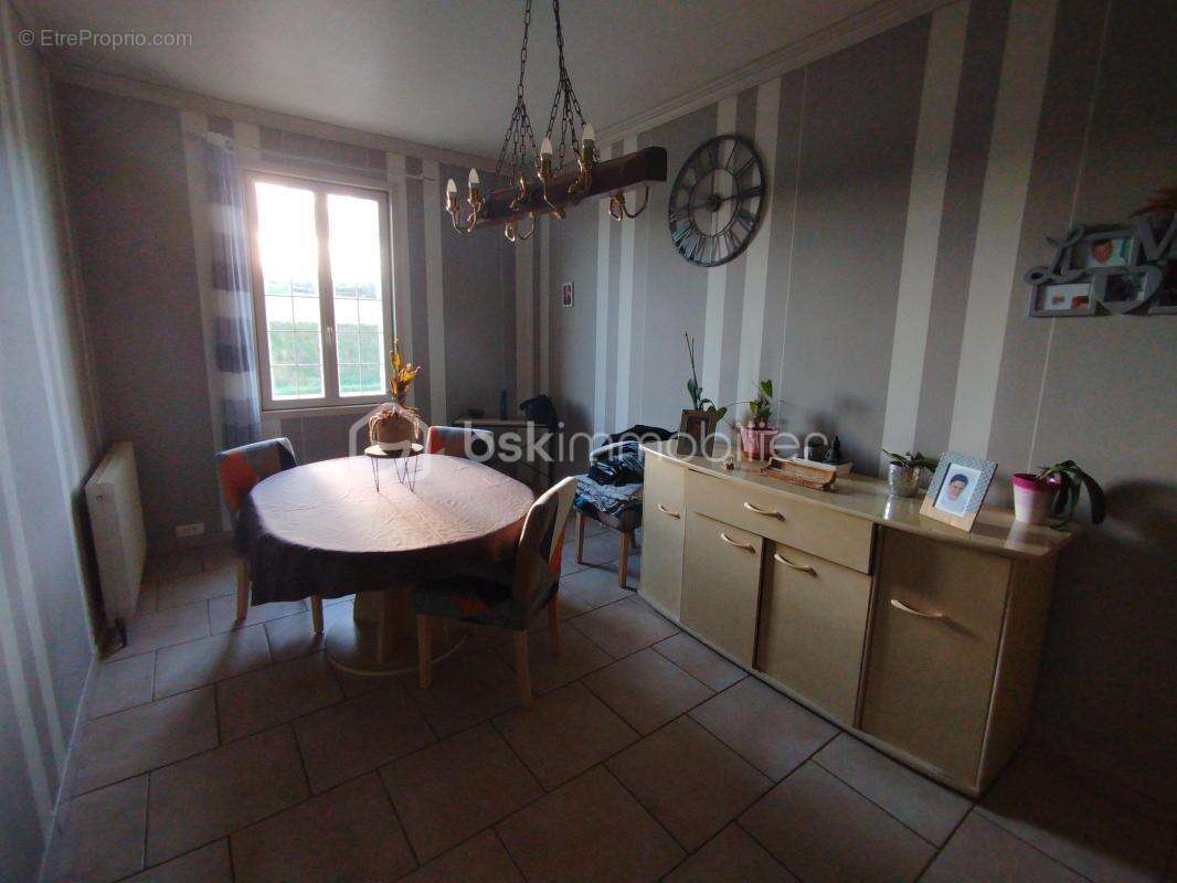 Maison à MONCHAUX-SORENG