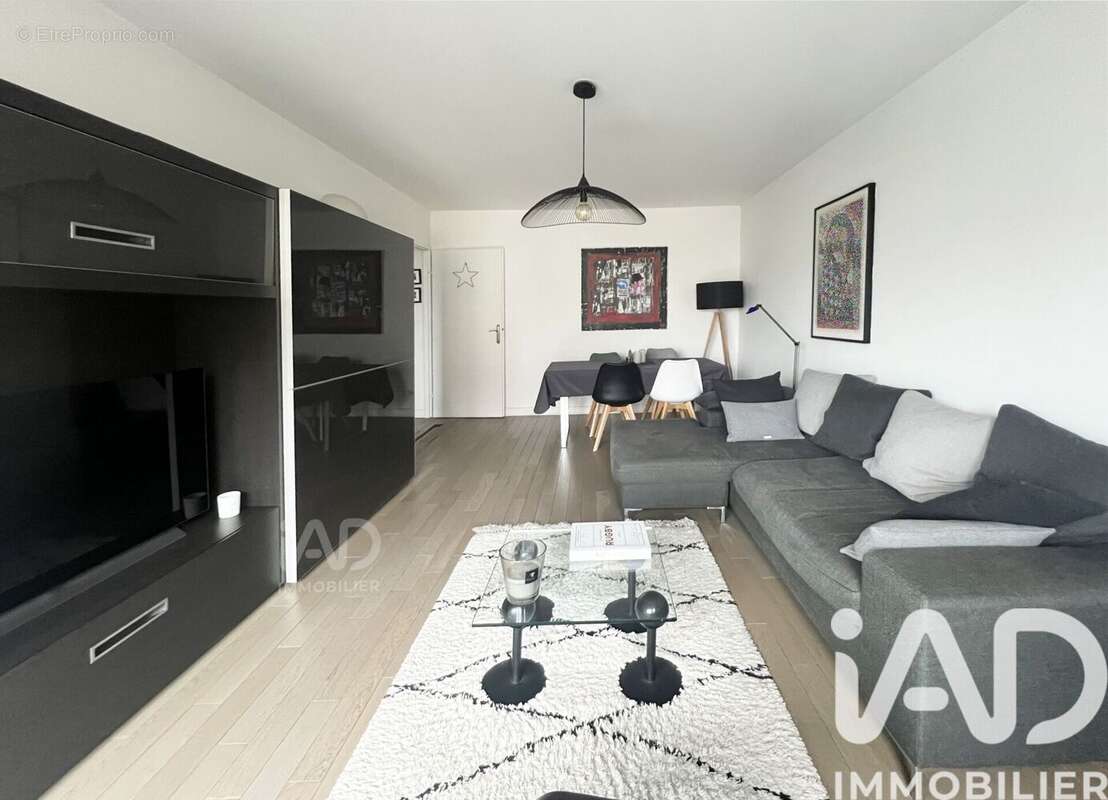 Photo 2 - Appartement à SURESNES