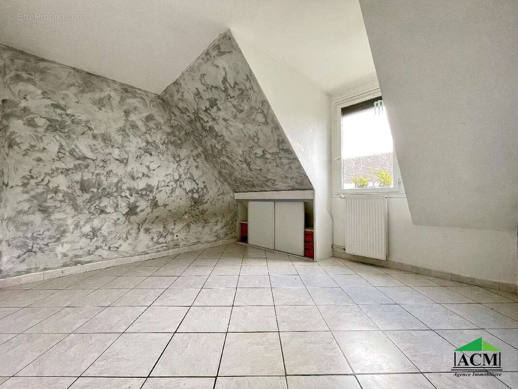 Maison à MERY-SUR-OISE