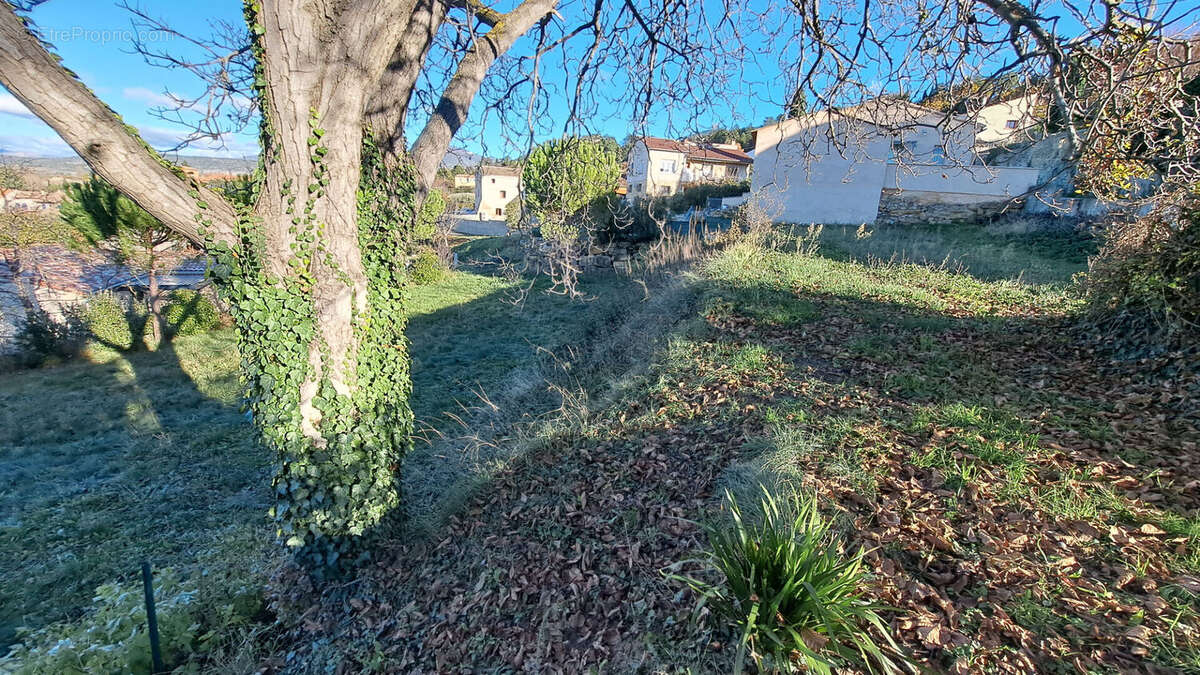 Terrain à MALAUCENE