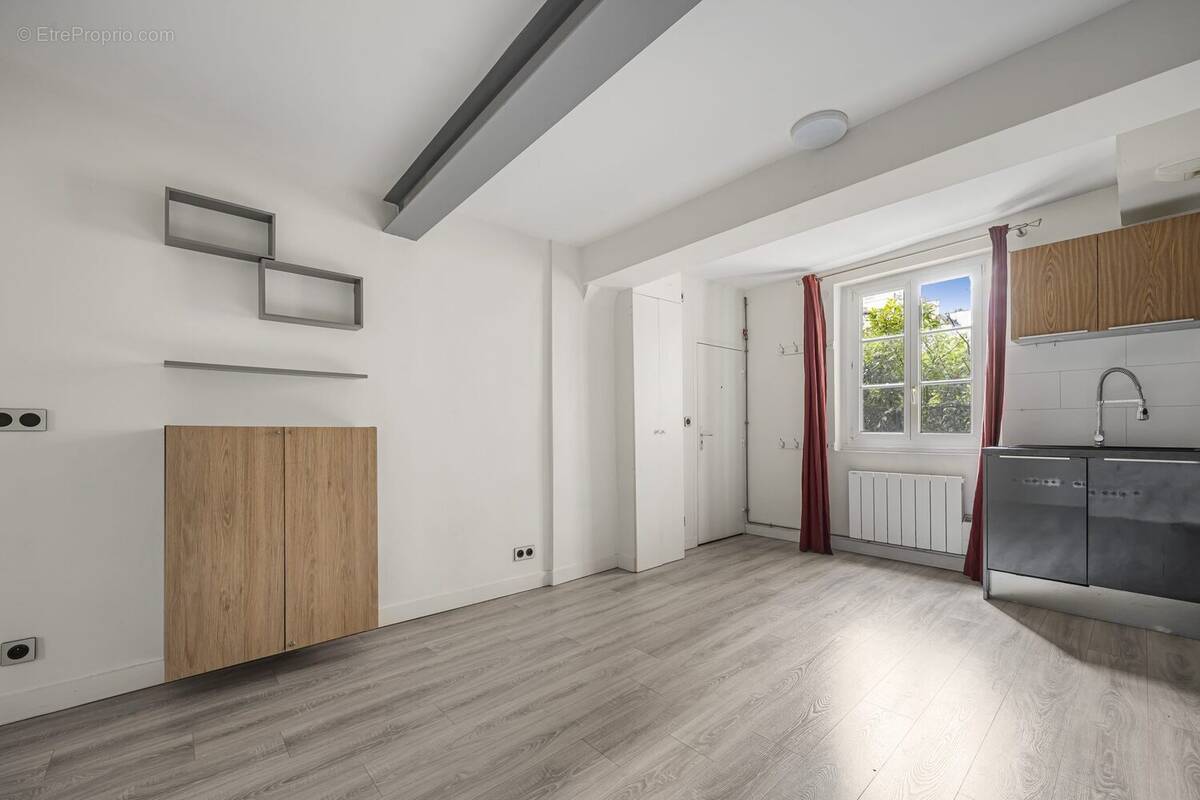 Appartement à PARIS-3E
