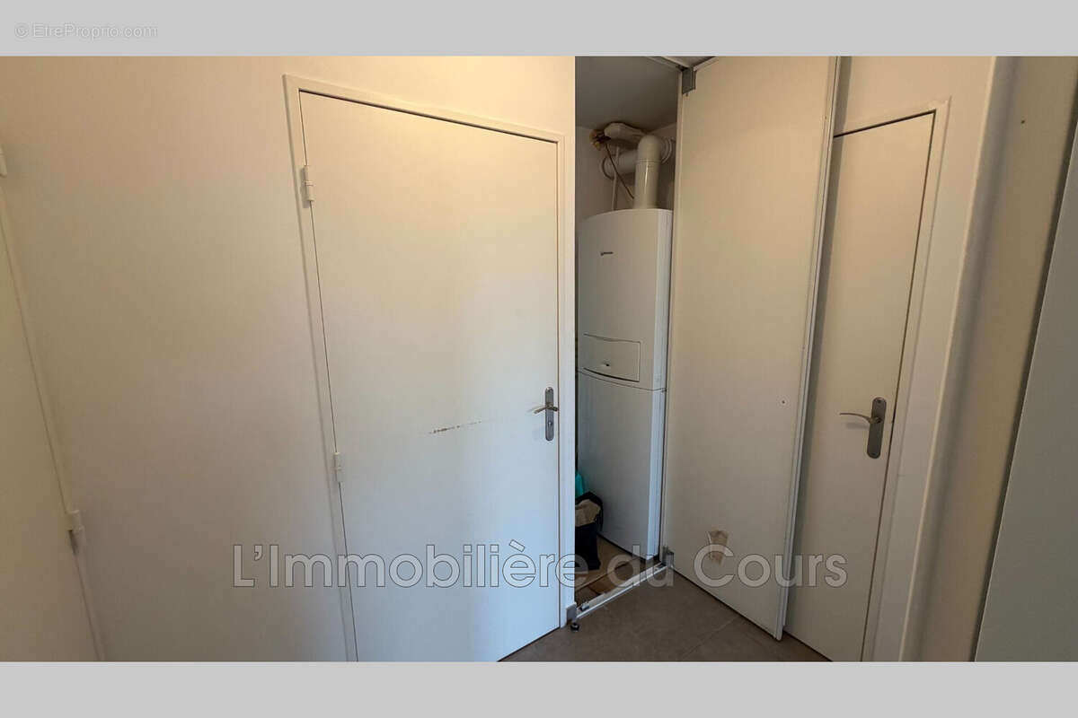 Appartement 62 m² à Marseille-9e  - photo 9